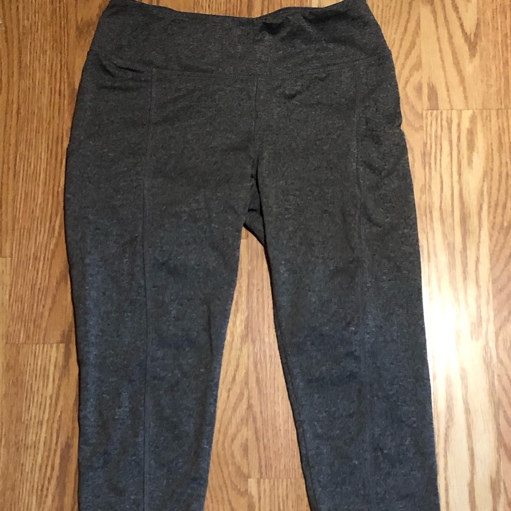 Knee length workout shorts with pockets !
